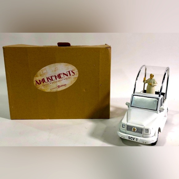 SOLD The Pope in the Pope Mobile, Collective Figurine, Catholic Decor - Picture 5 of 11